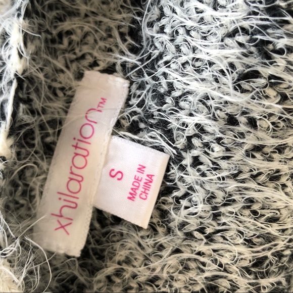 Aztec print sweater- open back. - Picture 3 of 4